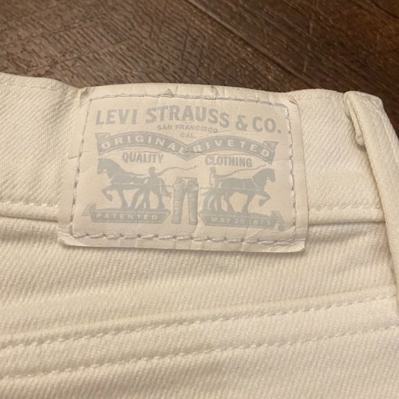 Levi's High-Rise Crop - Size 26 - Picture 8 of 8